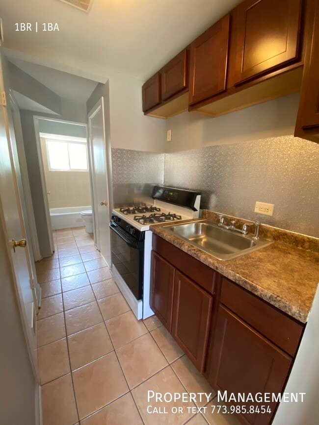 Photo - 8850 S Saginaw Ave Unidad 6