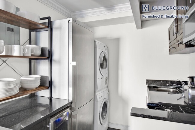 Photo - 229 1st Ave. Unidad FL2-ID723