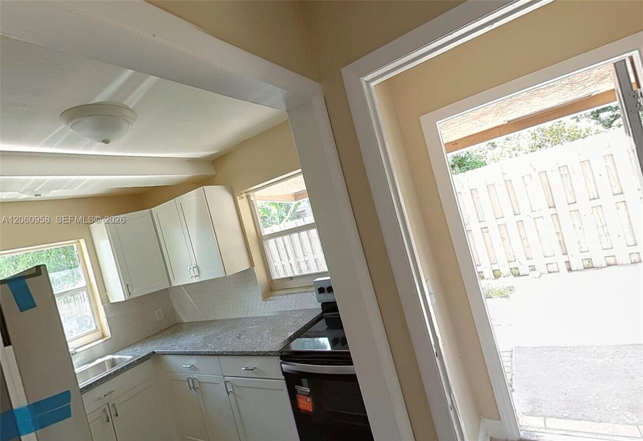 Photo - 1029 S C St Unit 1029-1031