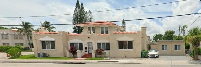 Building Photo - 1122 SW 17th Ave Unit 4 Rental