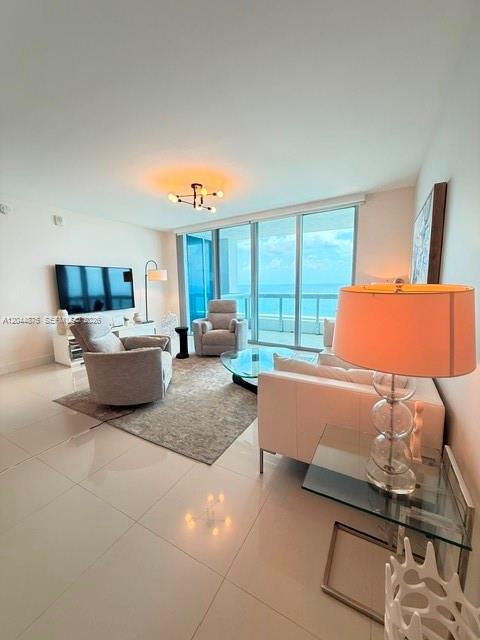 Building Photo - 6899 Collins Ave Unit 2201