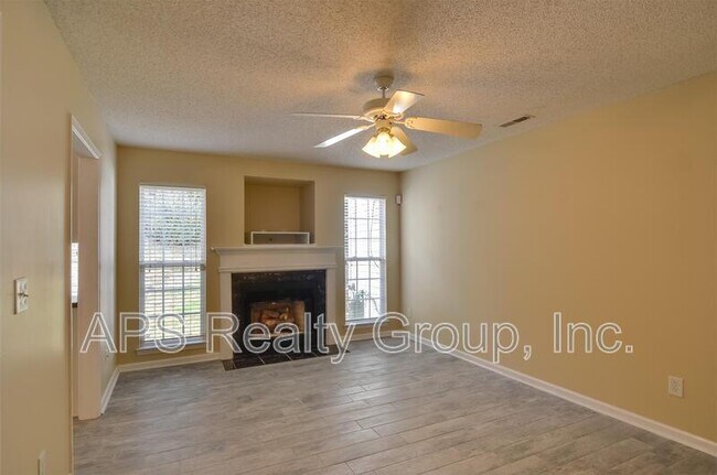 Photo - 1148 Academic Dr