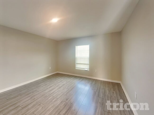 Photo - 6150 Dolostone Dr