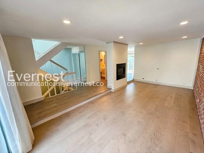 805 E 7th Ave