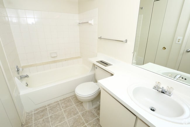 Remington, Classic - Kensington At Beverly Hills