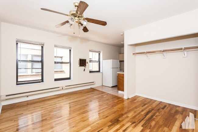 809 W Cornelia Ave Unit 303