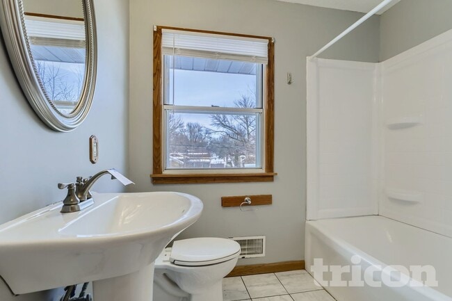 Photo - 4400 W 111th St