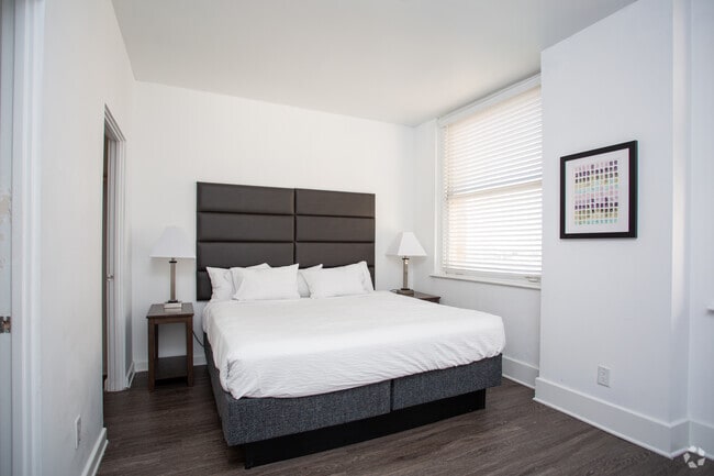 2BR, 2BA - 1492SF - B25U