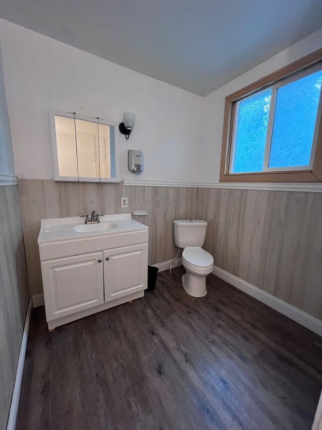 Photo - 148 W Schuyler St