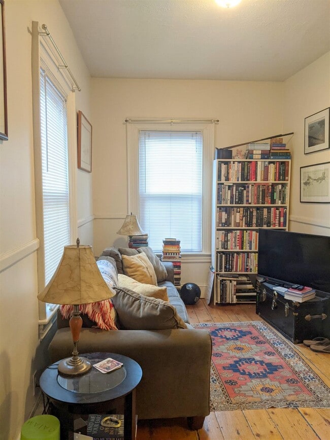 Photo - 2 Evergreen Sq Unit 1