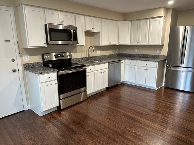 kitchen pic2 - 75 Wales St Unidad 2