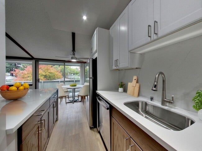 Riverwood Apartments