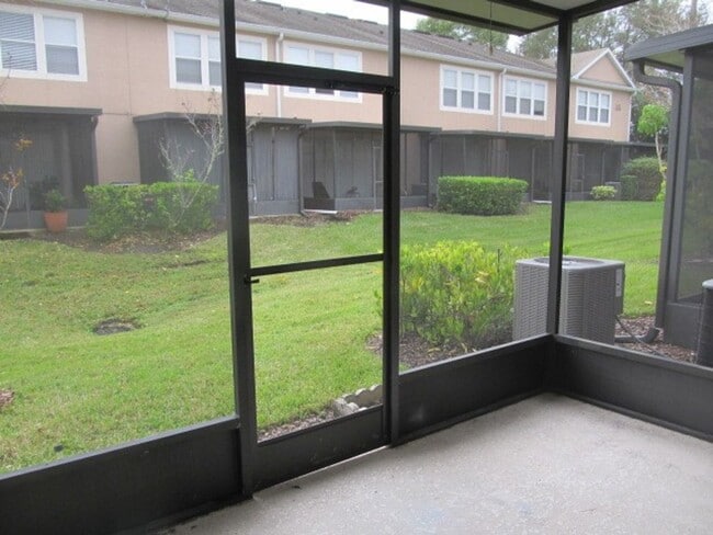 Photo - SUPER 3 BDRM TOWNHOUSE IN REGENCY OAKS!