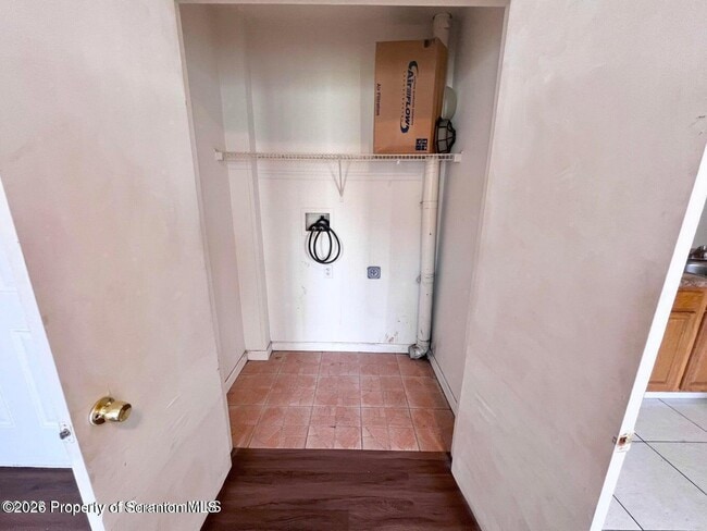 Photo - 114 W Market St