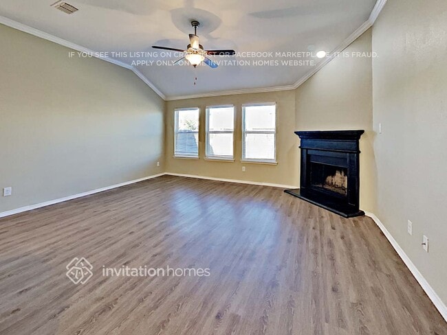 Photo - 260 Oxford Dr
