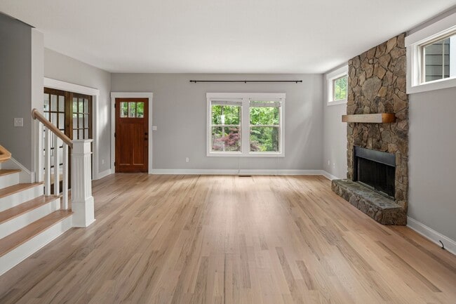 Photo - Beautiful Beaverdam Home