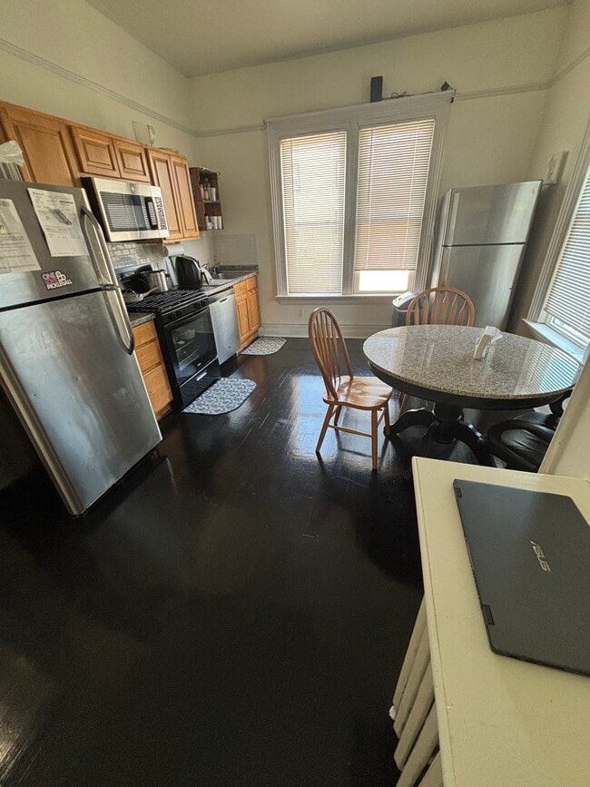 Building Photo - 161 Lincoln Ave Unit #1