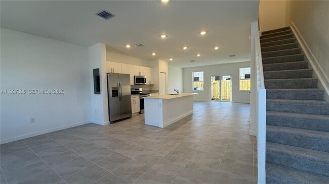 Photo - 1087 NW 2nd Ter