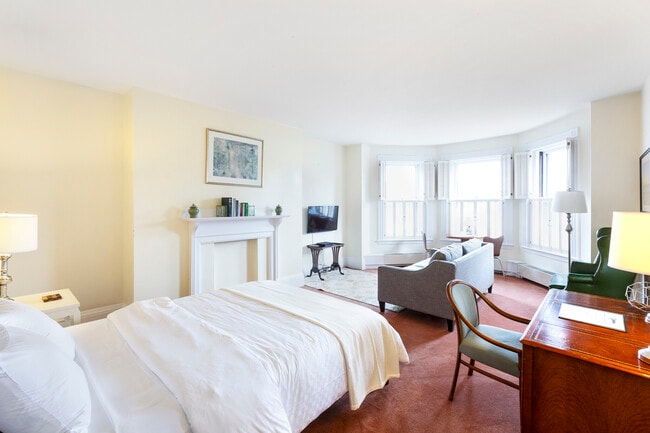 Photo - 385 Commonwealth Ave