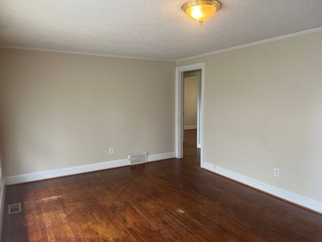 Photo - 1094 Jonestown Rd