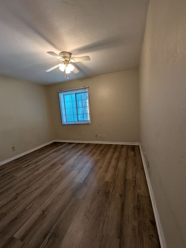 Photo - Oakbrook Walk - Shared Housing Unit Oakbrook Walk Shared Housing  - Bedroom 1