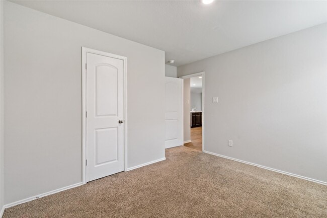 Photo - 2327 Pettingell Wy