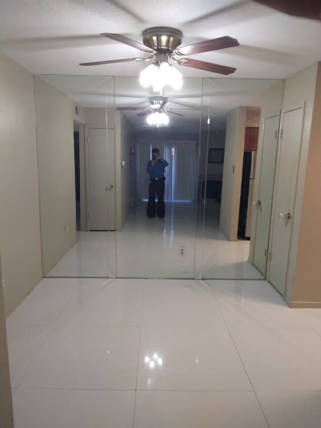 Photo - 9350 Country Creek Dr Unidad 63