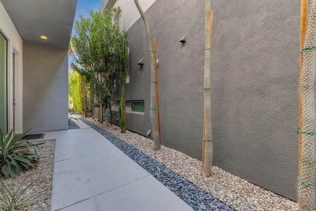 Photo - 350 Goleta Way