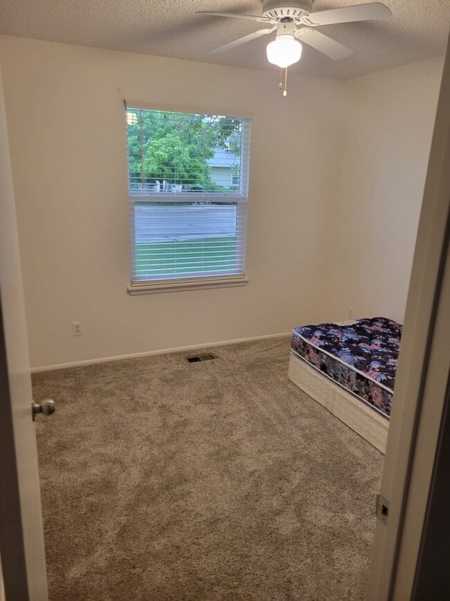 Photo - 1668 S 450 W