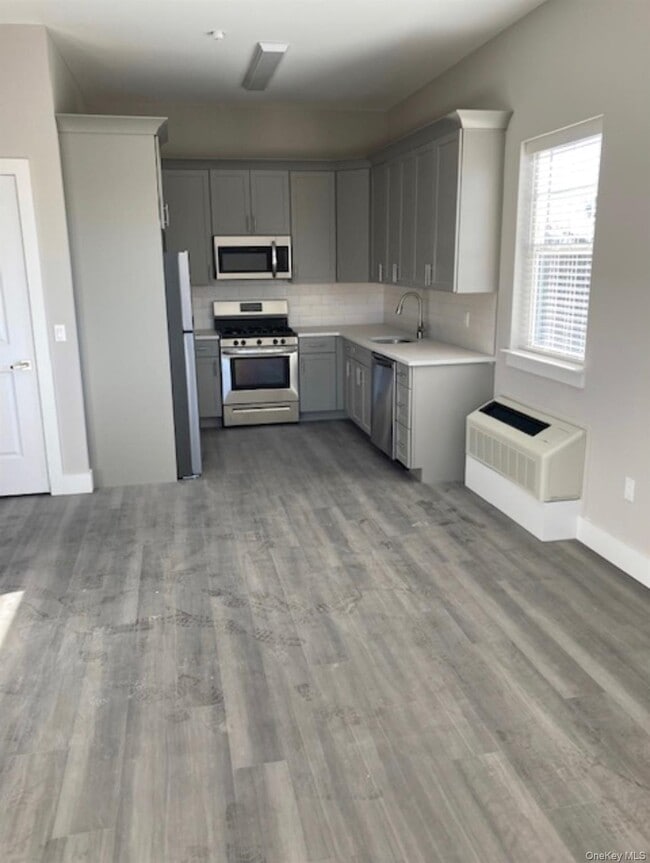 Photo - 116 Waverly Ave Unit 8