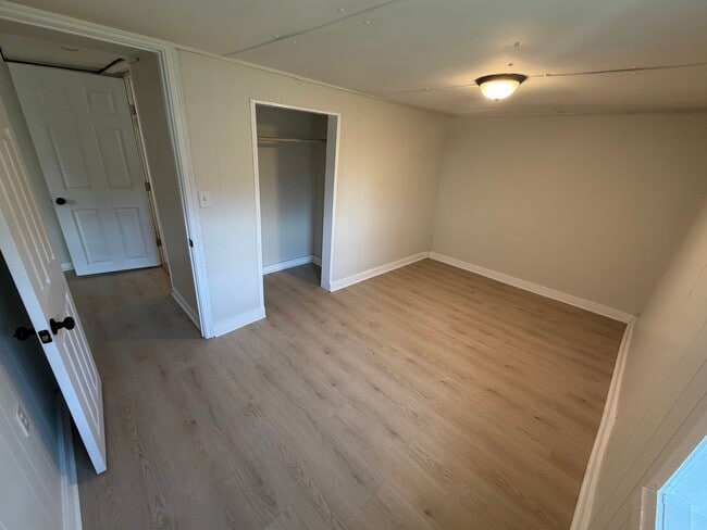 Photo - 2570 Sanger Ln Unidad D