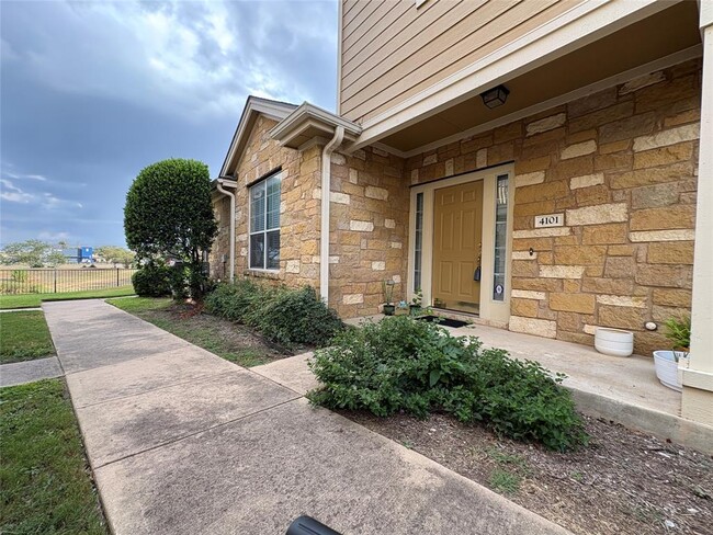 Building Photo - 16100 S Great Oaks Dr Unit 4101