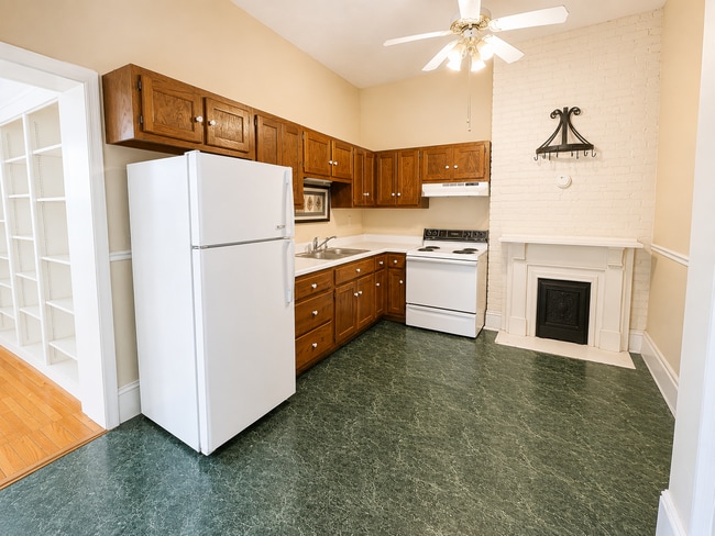 Photo - 1338 College St Unit 2
