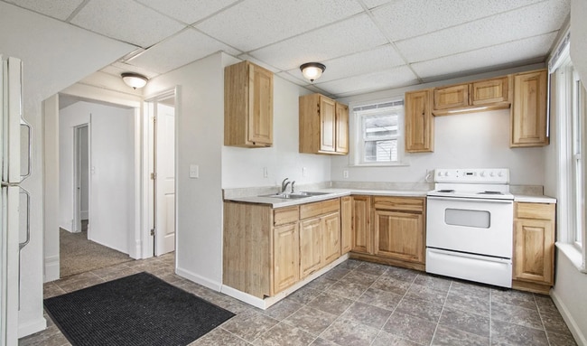 Building Photo - River Street Unit Apt. #2