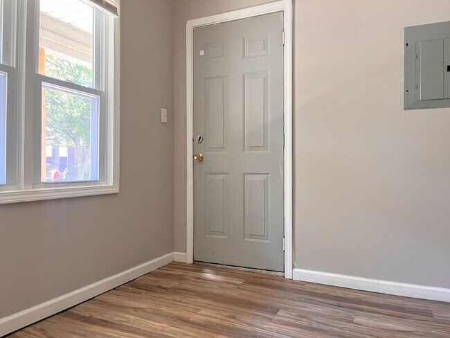 Photo - 647 West Ave Unit Lower