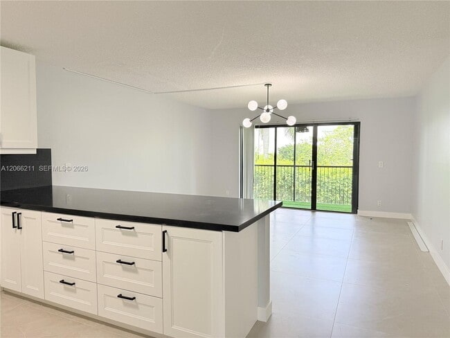 Photo - 16511 Blatt Blvd Unidad 203