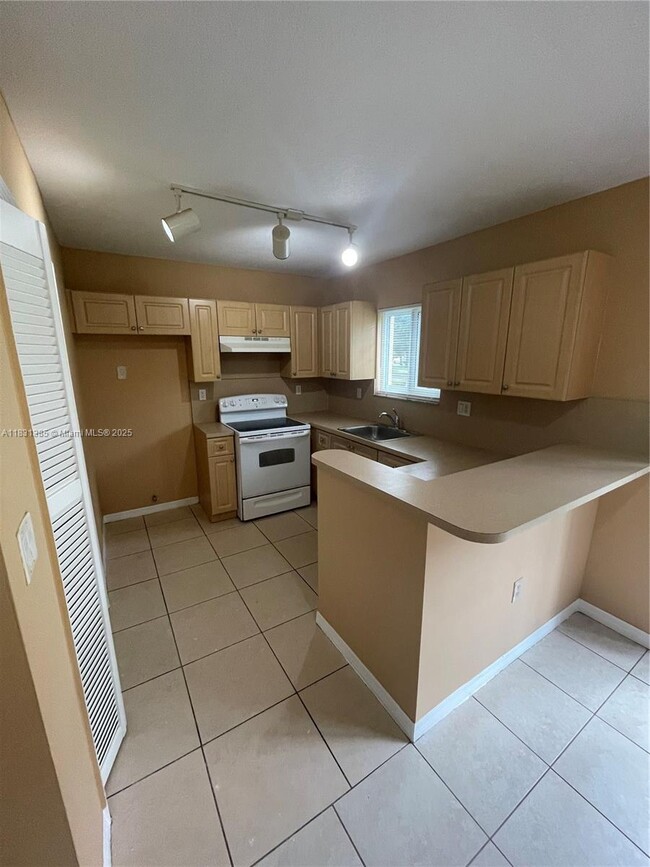Photo - 945 NE 33rd Terrace Unit 101