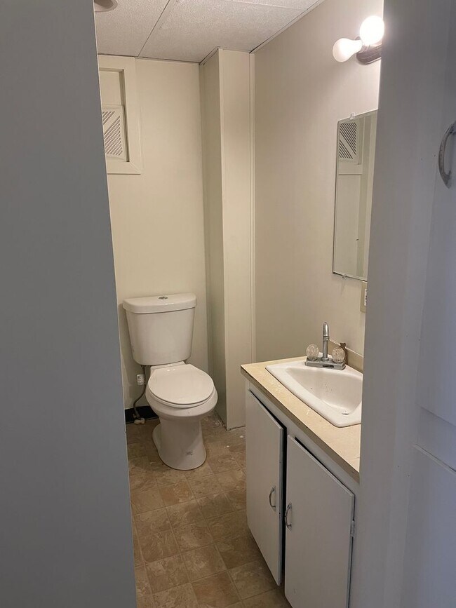 Photo - Studio Room Rentals and 2-Bedroom Units Unit 1B