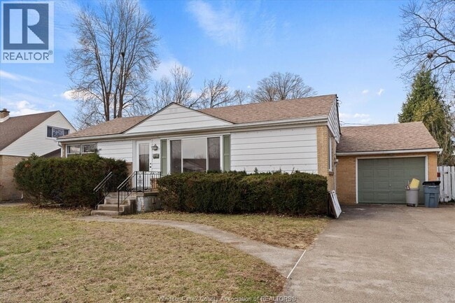 Photo - 3701 Dandurand Ave