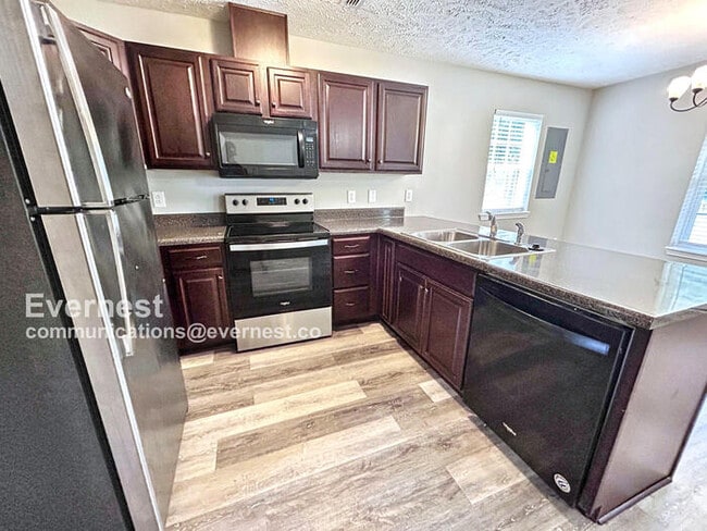 Photo - 619 E Sevier St