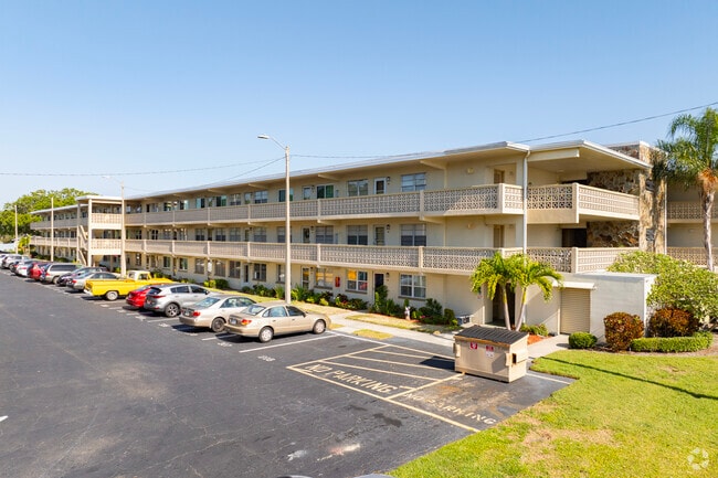 Photo - Gateway Square Condominiums