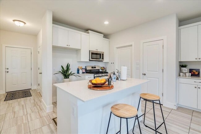 Photo - 418 White Steppe Way