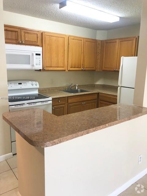 Building Photo - 10757 Cleary Blvd Unit 103 Rental