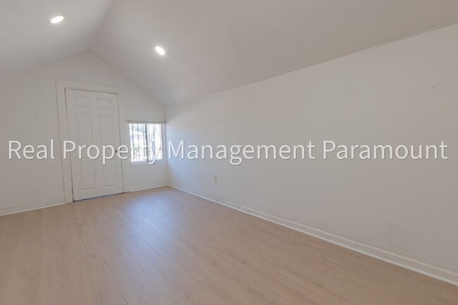 Photo - 433 W 56th St Unit #B