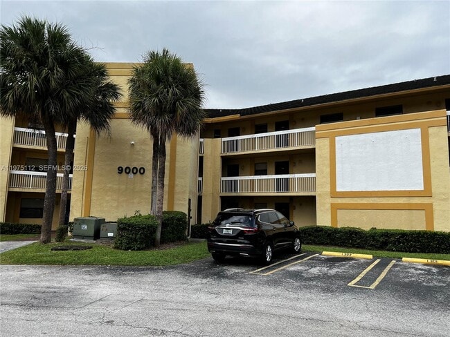 Building Photo - 9000 NW 28th Dr Unit 1-303