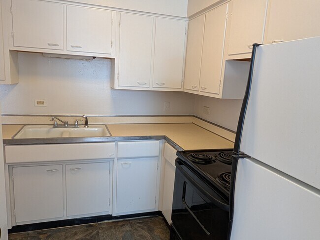 Photo - 1040 Ashland Ave Unidad 1B
