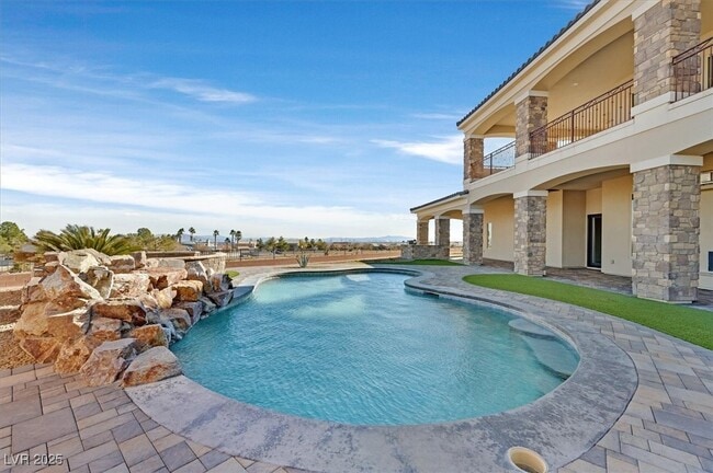 Building Photo - 5790 Aspen Falls Cir