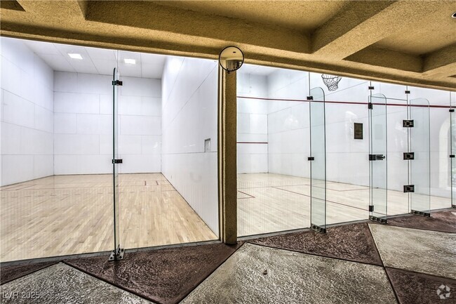 Building Photo - 210 E Flamingo Rd Unit 316 Rental