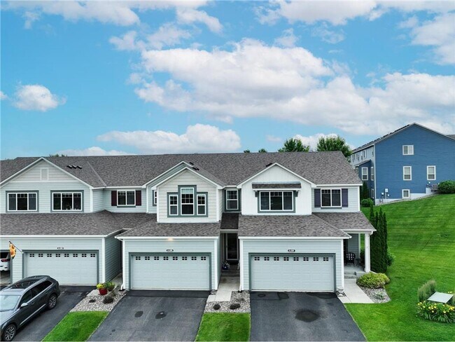 Photo - Rare 3 bed 4 bath updated almost 2300 sf townhouse in Woodbury!