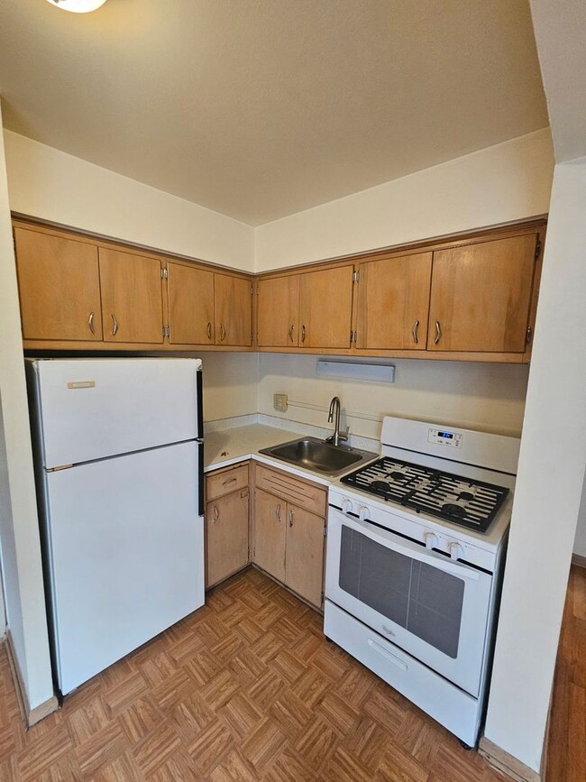 Photo - 1851 N Oakland Ave (18 Unit)